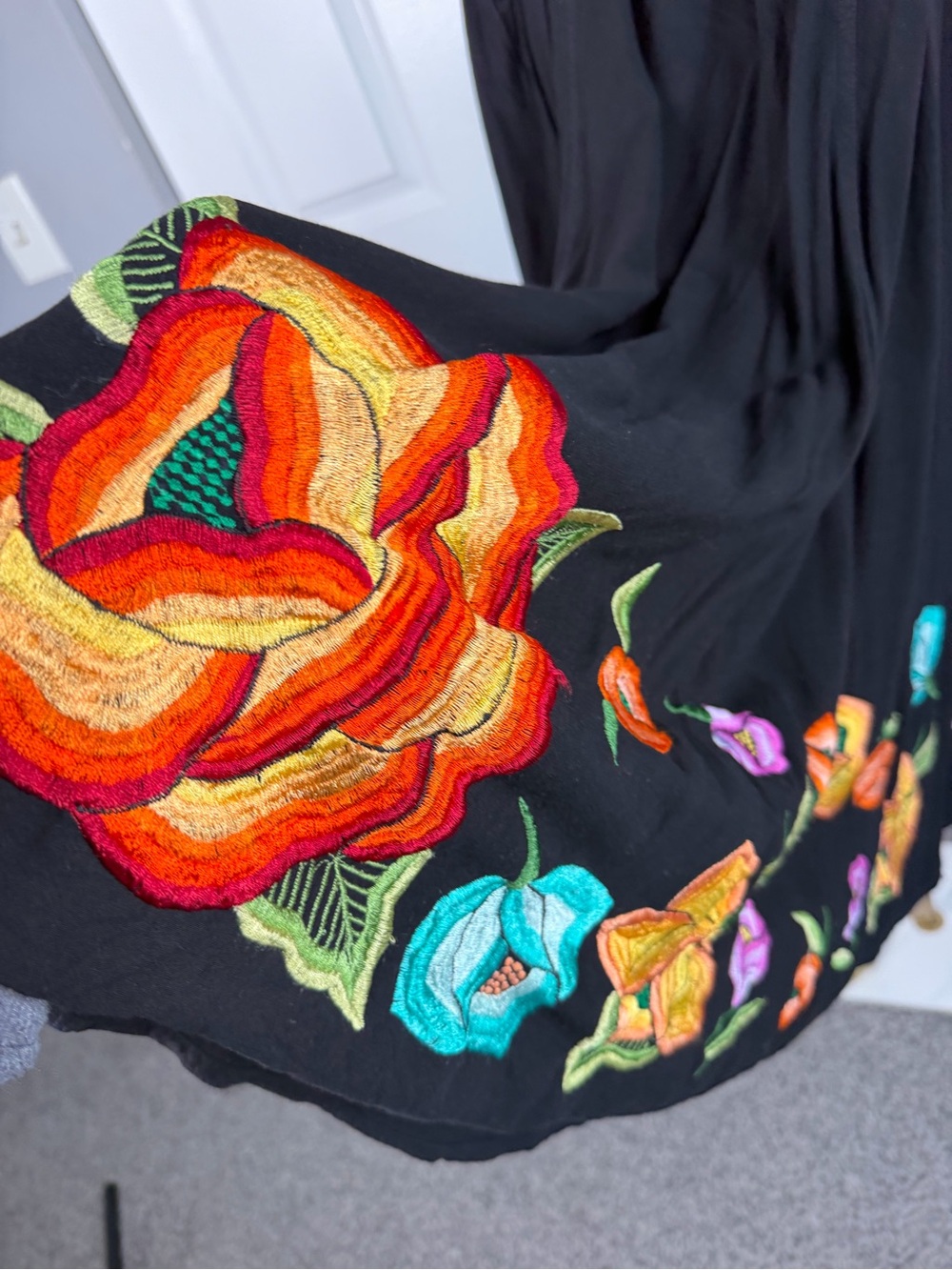Vintage Soft Surroundings Petite M Black Embroidered Floral Maxi Skirt Rayon - Picture 10 of 16